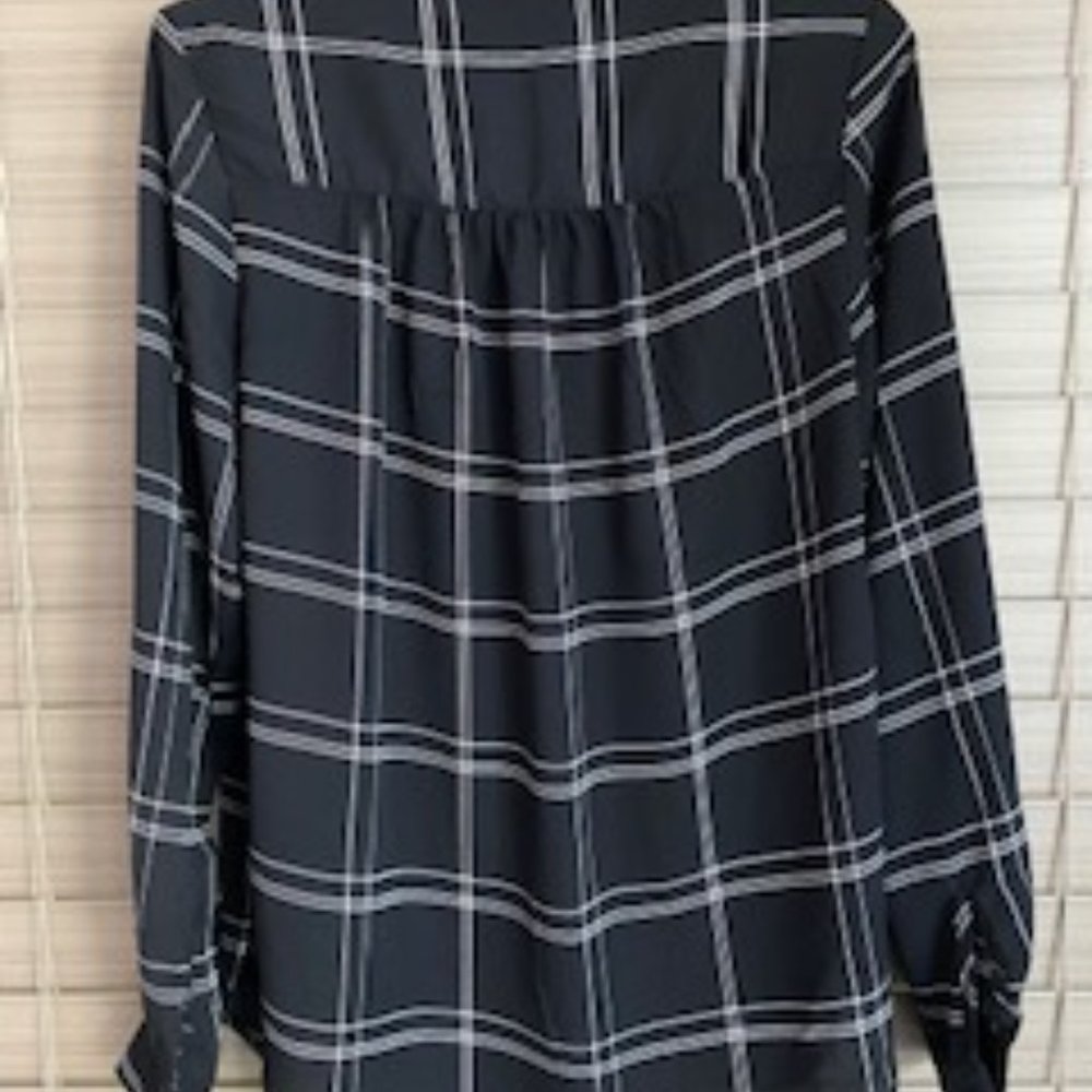H&M Brand - Lightweight Long sleeve, Sz 2, Black and white plaid pattern - Picture 2 of 4